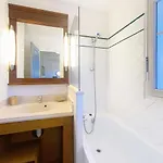Les Pins - Maison Confort Pour 6 Personnes Dans De Tourisme Familiale Avec Piscine Mae-0923 *