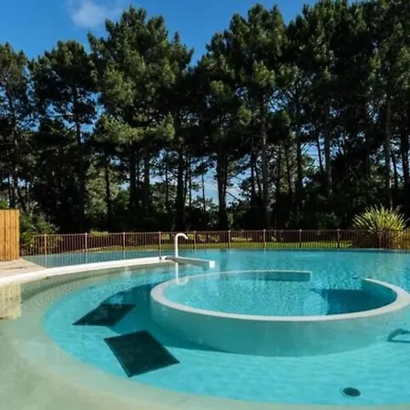 Les Pins - Maison Confort Pour 6 Personnes Dans De Tourisme Familiale Avec Piscine Mae-0923 *