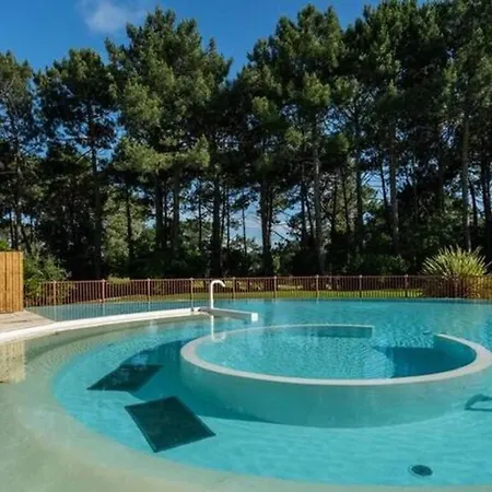 Les Pins - Maison Confort Pour 6 Personnes Dans De Tourisme Familiale Avec Piscine Mae-0923 *