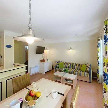 Les Pins - Maison Confort Pour 6 Personnes Dans De Tourisme Familiale Avec Piscine Mae-0923 * Lacanau